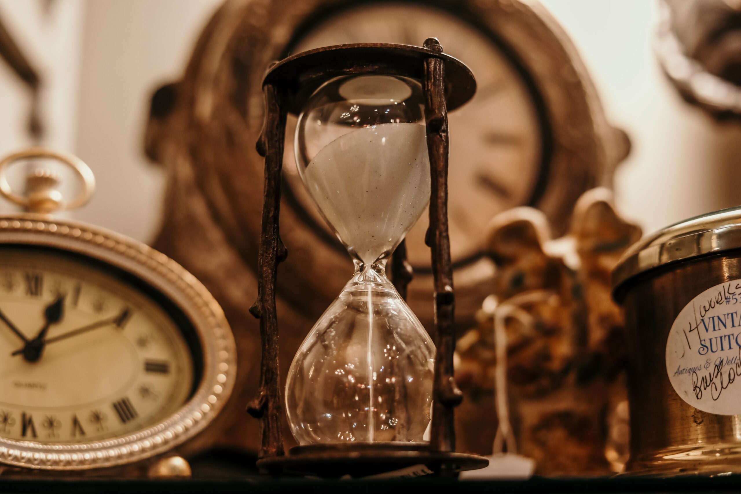 Read more about the article How Can Managers Battle Procrastination & Win Their Time Back?