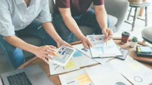 Read more about the article How Startups Can Leverage Strategic Consulting to Navigate Market Shifts in 2024