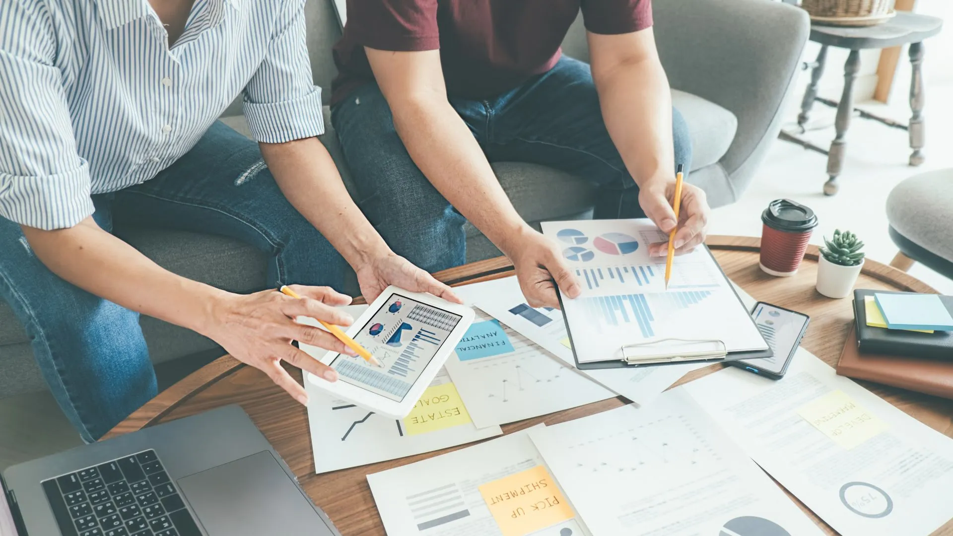 Read more about the article How Startups Can Leverage Strategic Consulting to Navigate Market Shifts in 2024